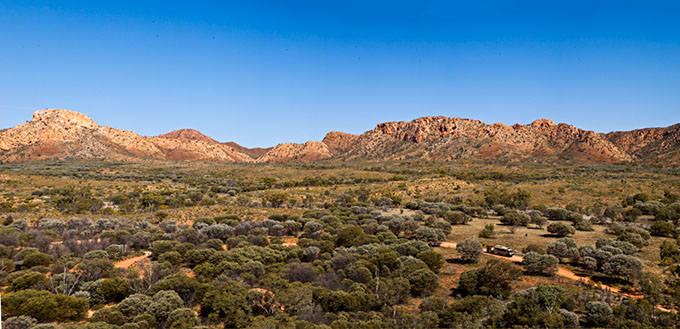 GosseBluffPanorama1